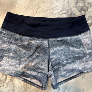 Lululemon Athletica - Speed Up Low-Rise Lined
Short 2.5"